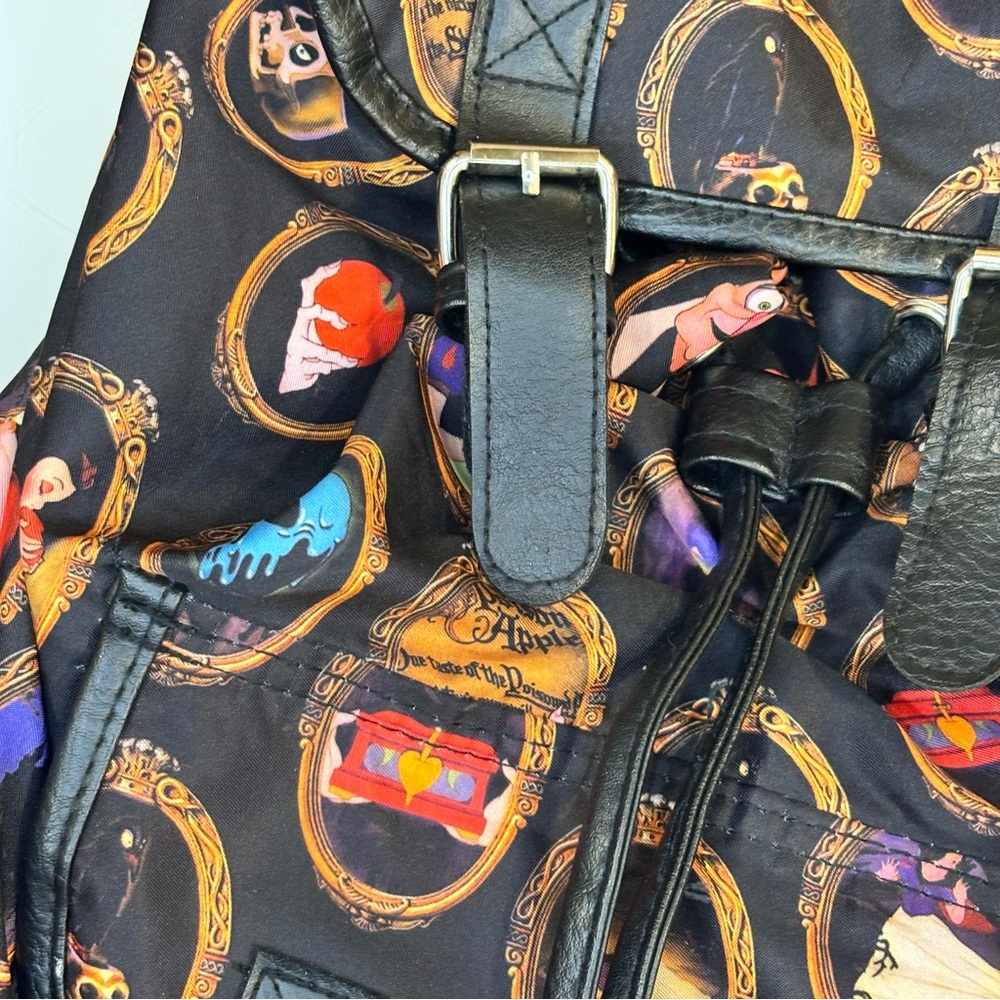 Disney Vintage Down-string Backpack with Colorful Character Cameos - Snow White - Picture 6 of 6